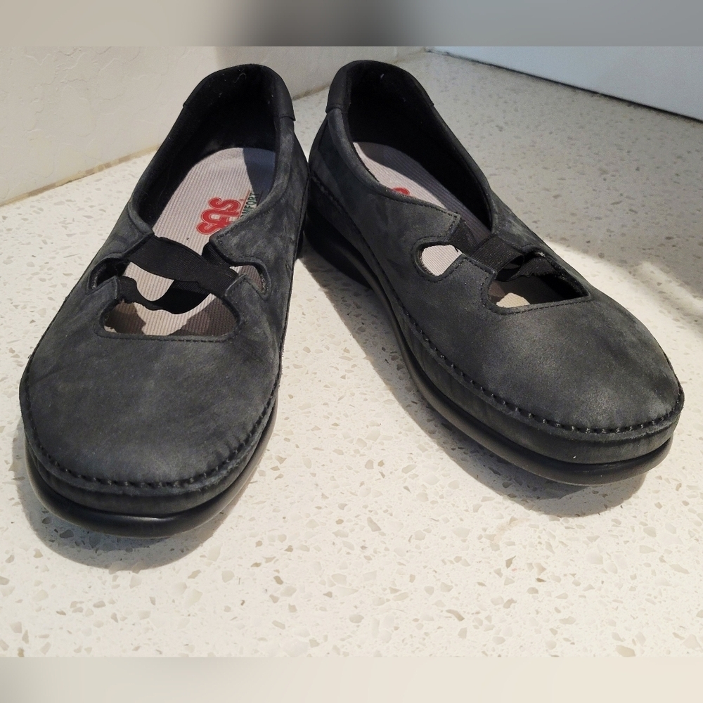 SAS Crissy Dk Gray Leather Comfort Flats with Cutout Design | Size 9 - Picture 2 of 5